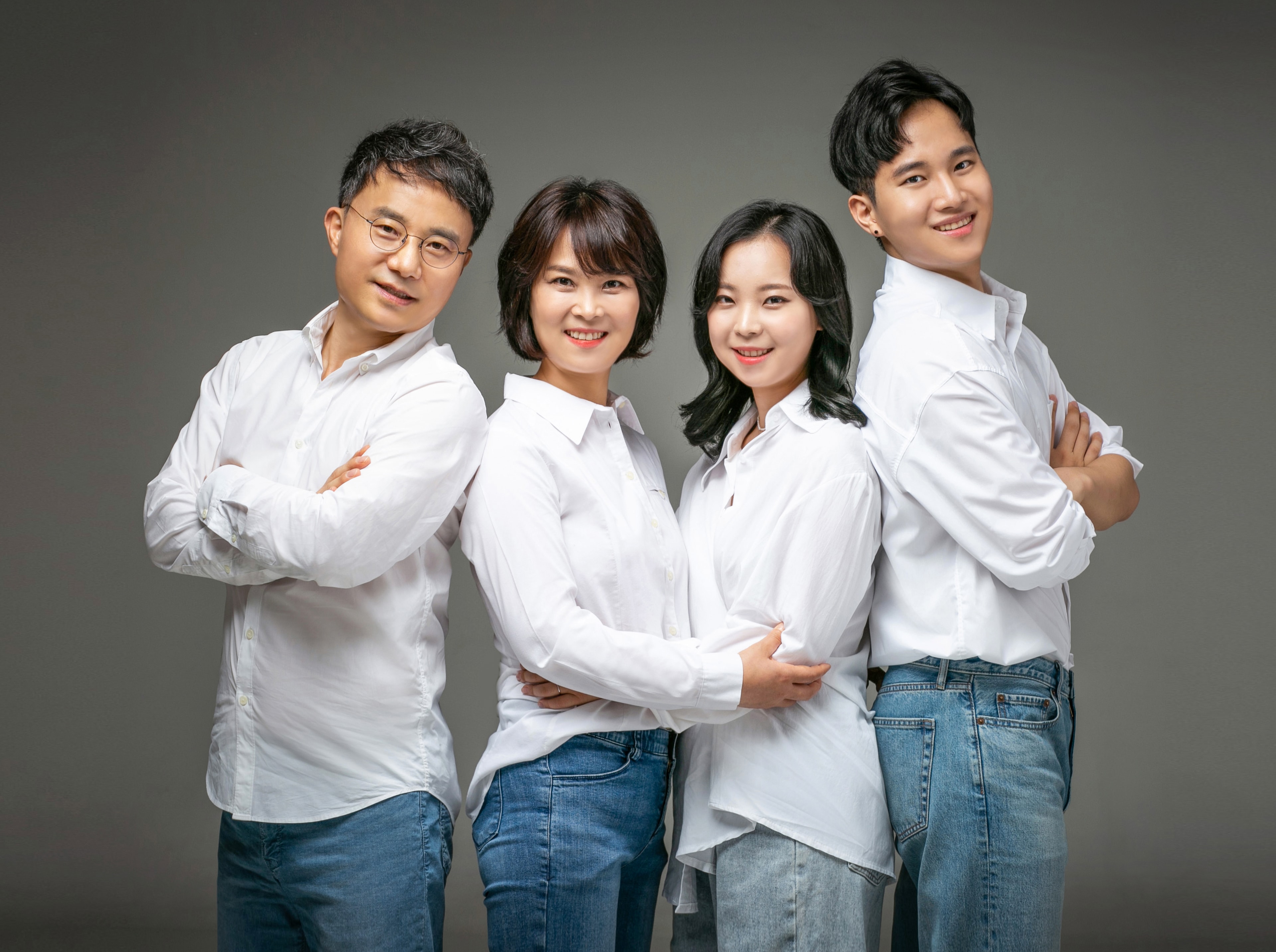 일산 스튜디오 서랍 패밀리 3열 그리드 - 2열 컨셉 촬영 2